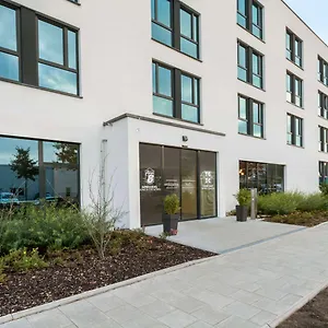 Super 8 By Wyndham North 3* München